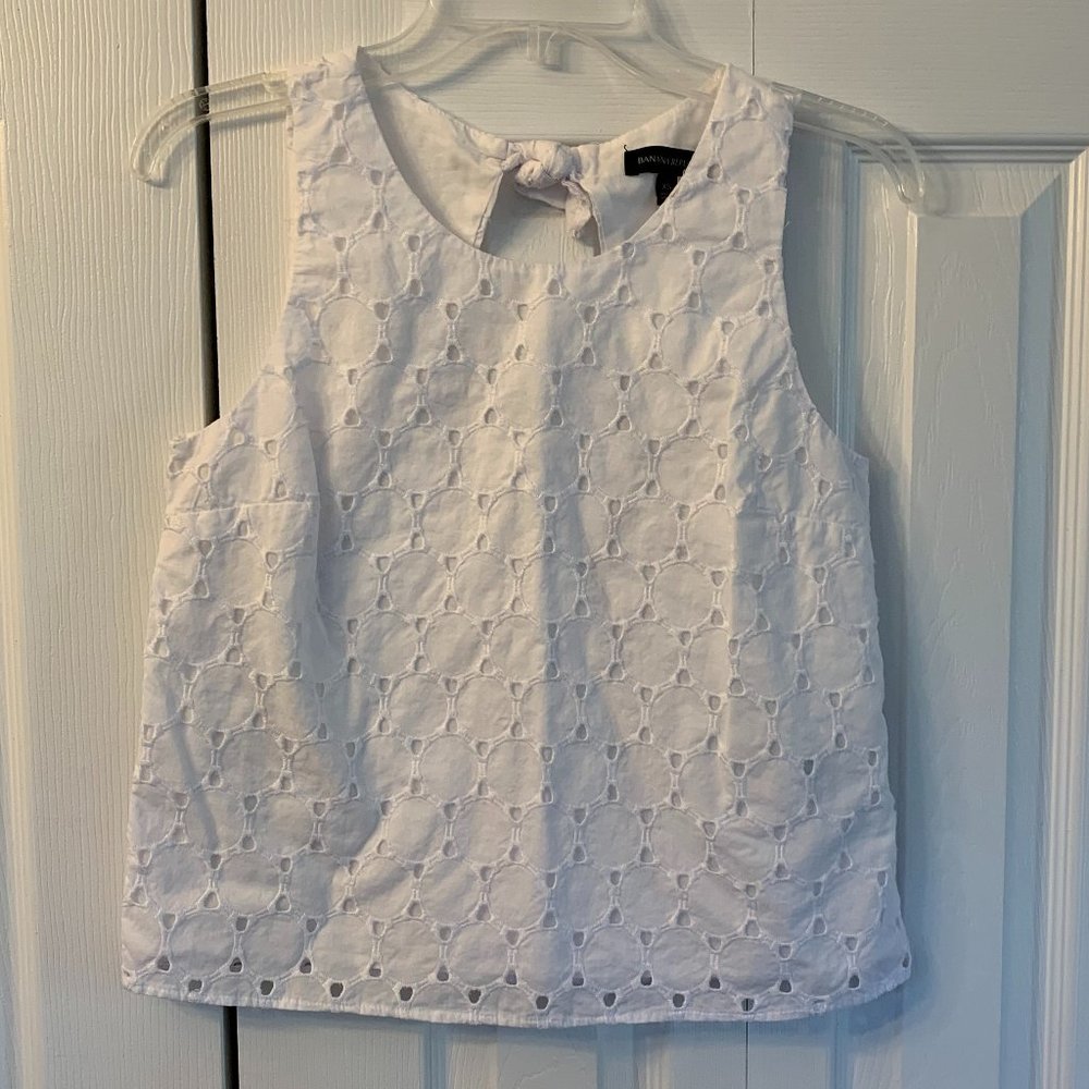 Banana Republic White Eyelet Top - size XS